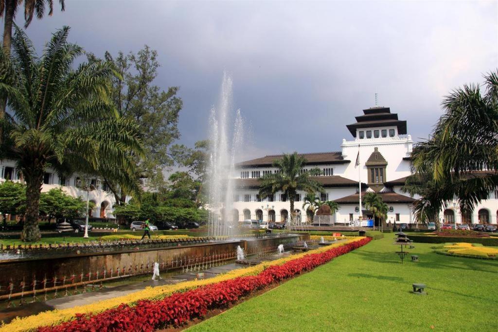 Kedaton Hotel Bandung Zewnętrze zdjęcie